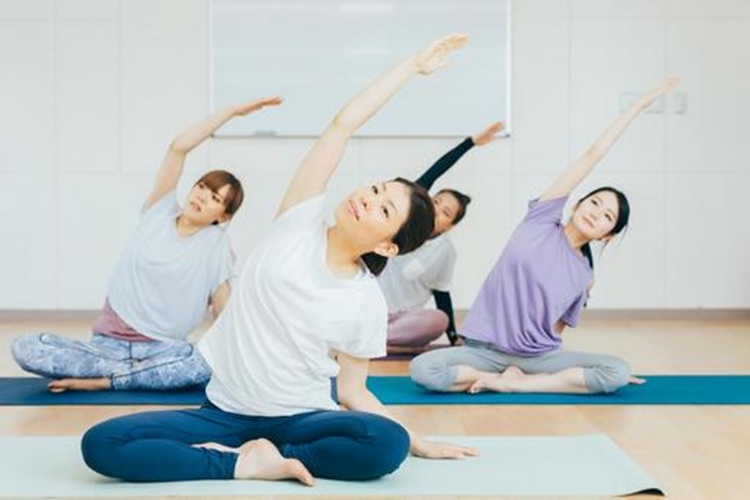 『寮生限定ヨガ教室』